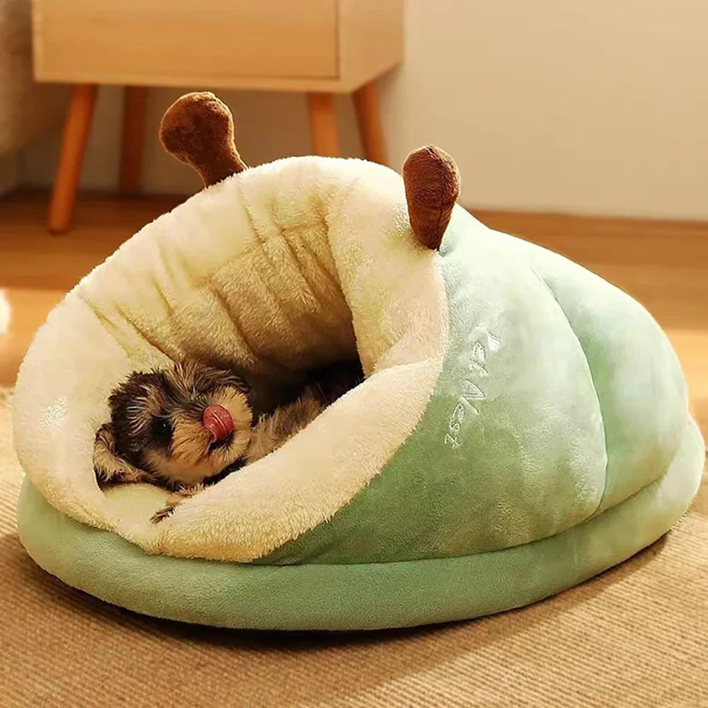 Snuggle Slipper – Ultra-Warm Hooded Fleece Pet Bed