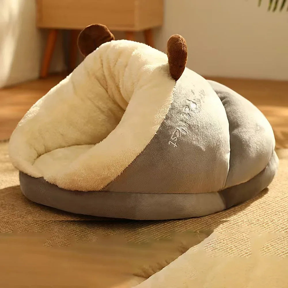 Snuggle Slipper – Ultra-Warm Hooded Fleece Pet Bed